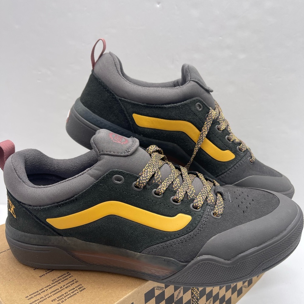 Vans Men’s 8 Bmx Peak
Lewis Mills Charcoal Grey
VN0A2Z3UH91 Sneakers - Picture 6 of 16